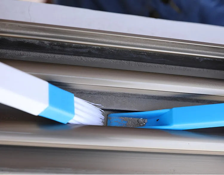 WOWHUB™2 in 1 Window Cleaning Brush with Garbage Picker